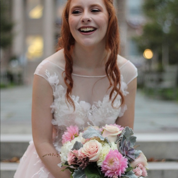 Gorgeous Wedding Gown - Picture 3 of 6